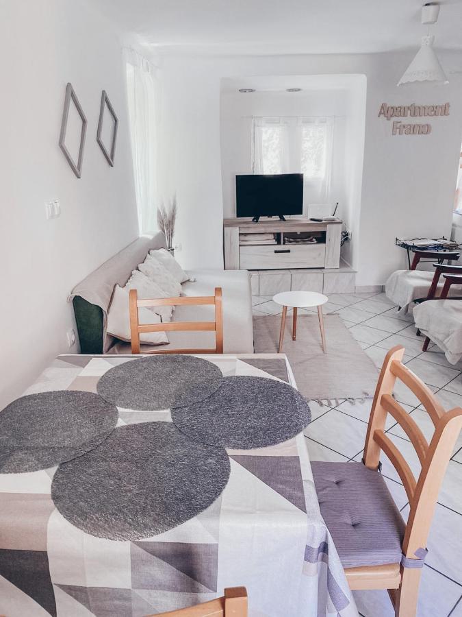 Apartment Estera イェルサ エクステリア 写真
