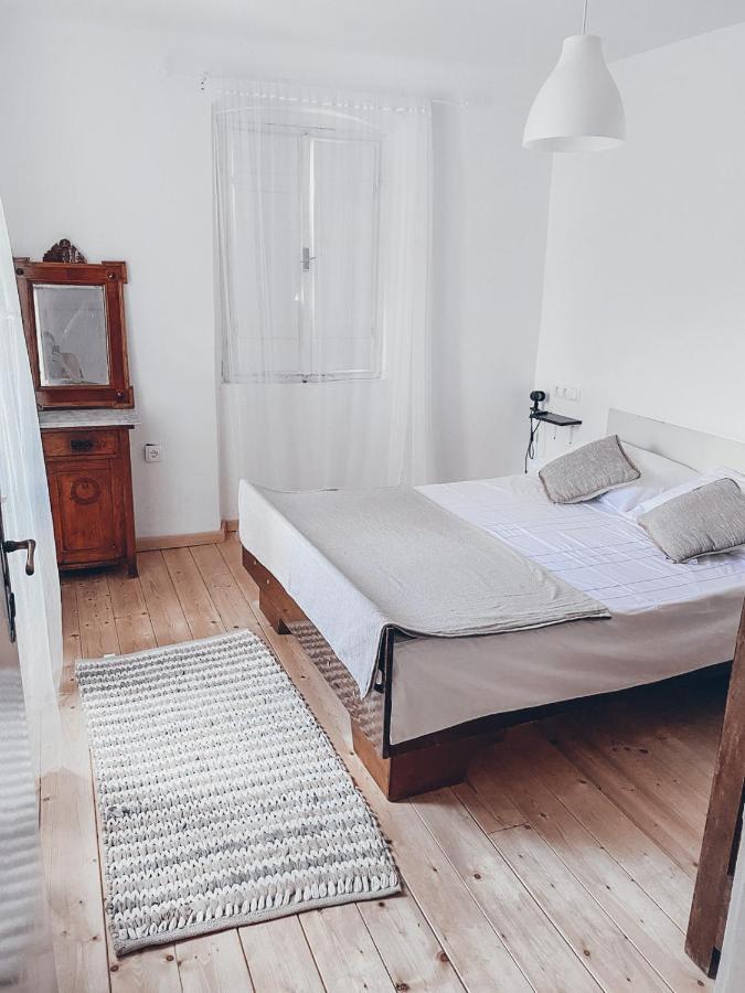 Apartment Estera イェルサ エクステリア 写真