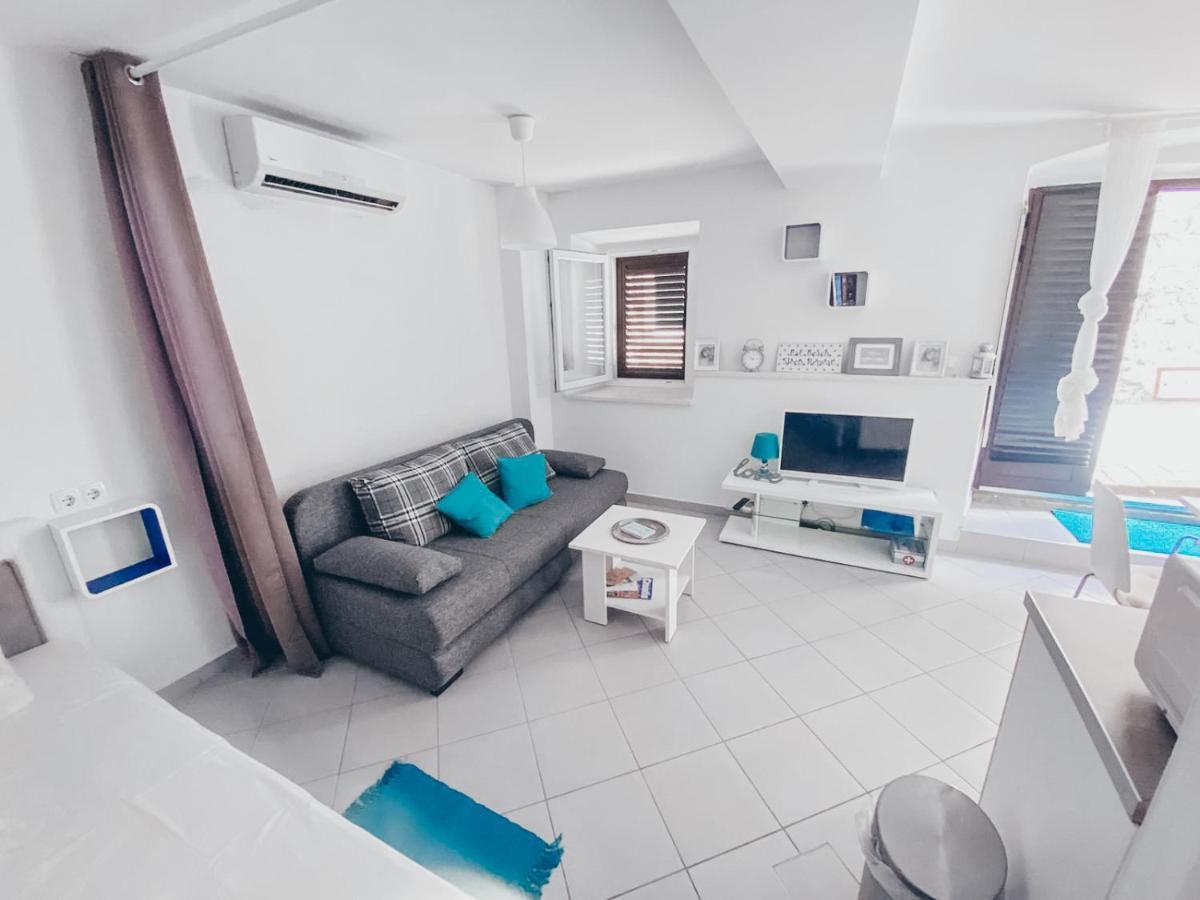 Apartment Estera イェルサ エクステリア 写真