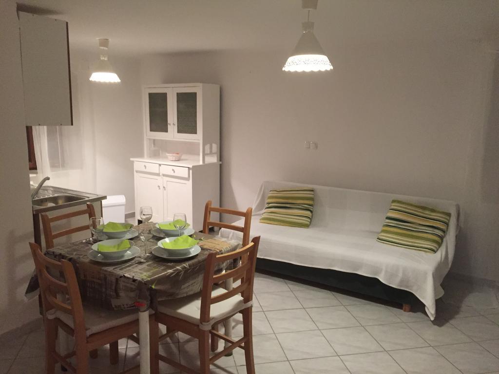 Apartment Estera イェルサ エクステリア 写真