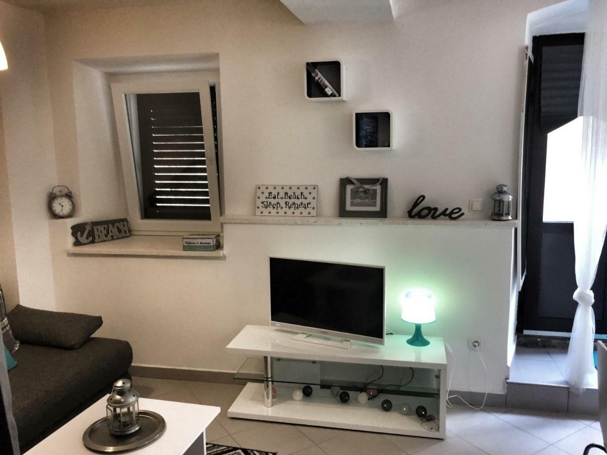 Apartment Estera イェルサ エクステリア 写真